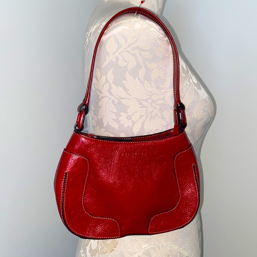 RED Kenneth Cole bag 😍🤩